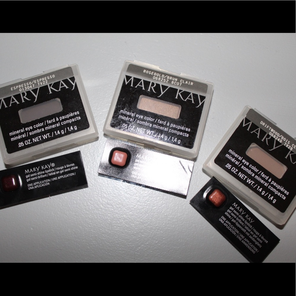 Mary Kay Bundle - Picture 2 of 4